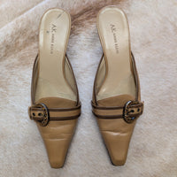 Vintage 1990s Calvin Klein Kitten Heels With Buckle Detail Size 8.5M