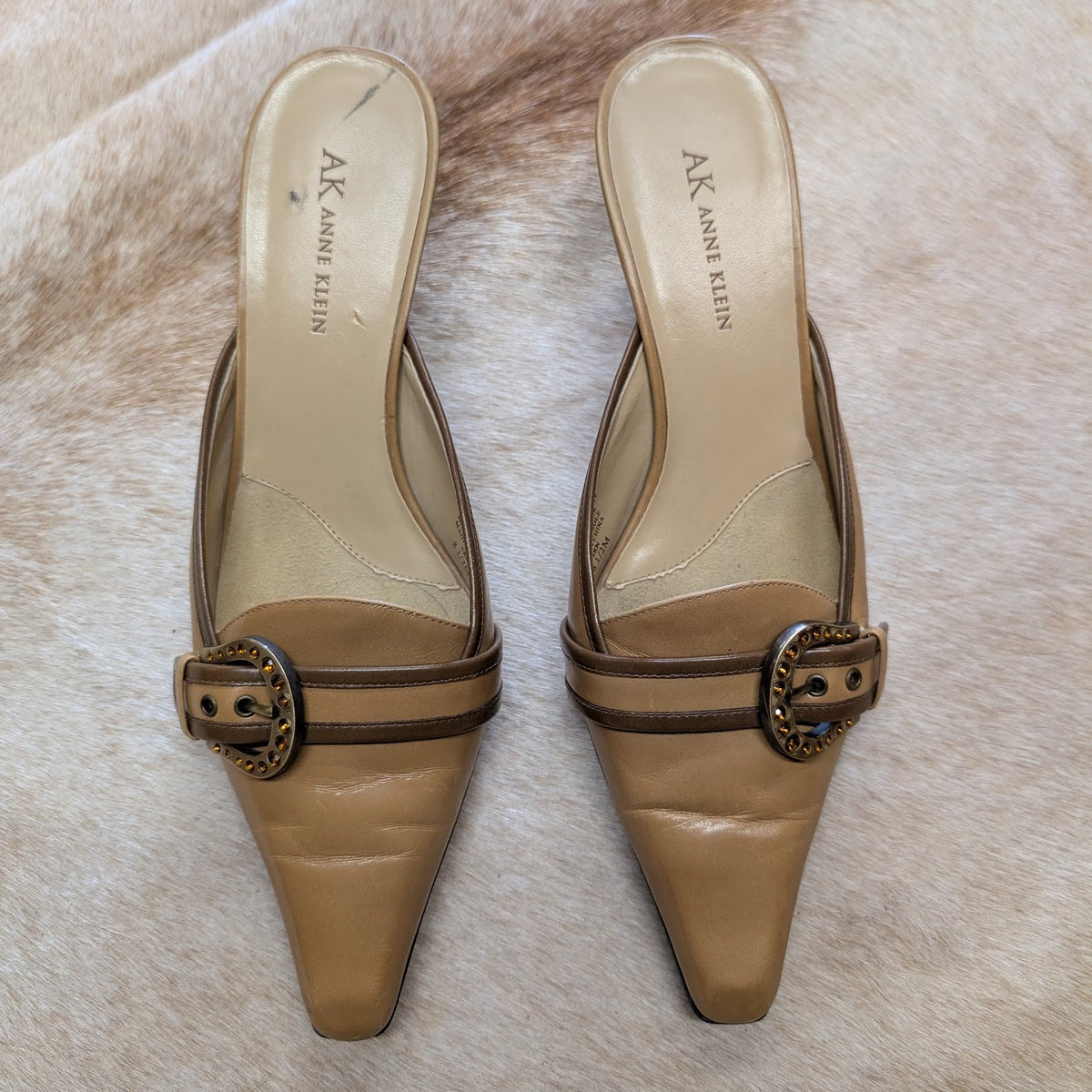 Vintage 1990s Calvin Klein Kitten Heels With Buckle Detail Size 8.5M