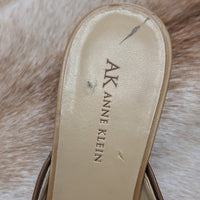 Vintage 1990s Calvin Klein Kitten Heels With Buckle Detail Size 8.5M