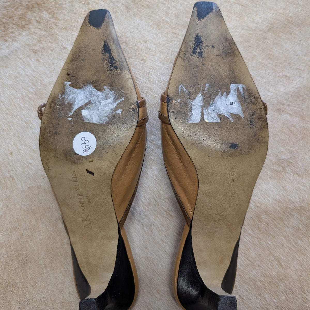 Vintage 1990s Calvin Klein Kitten Heels With Buckle Detail Size 8.5M