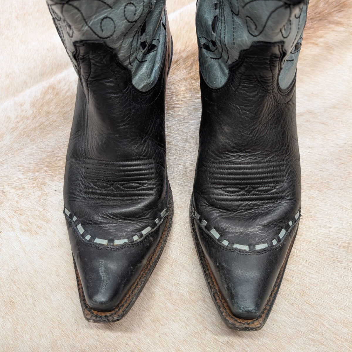 Vintage 1980s Dusty Blue and Black Tony Lama Cowboy Boots Size 8B