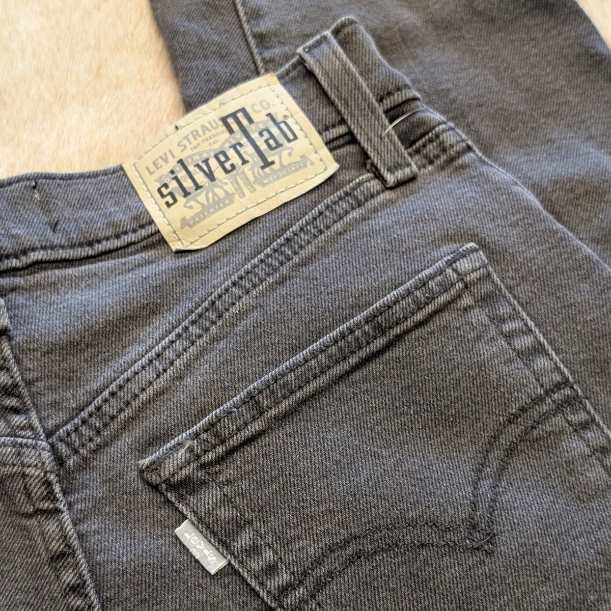 Black Levis Silver Tab Mom Jeans Size 28