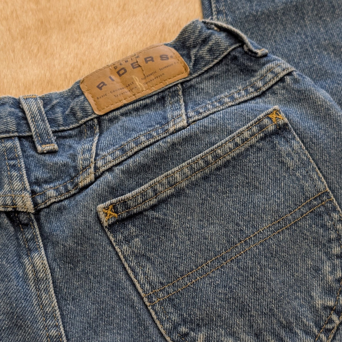 Vintage 1990s High Rise Mom Fit Straight Leg Lee Riders Jeans Size 6