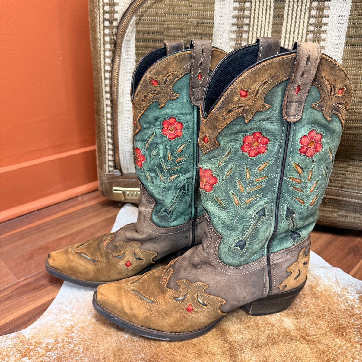 Laredo Green And Red Floral Cowboy Boots Size 8.5