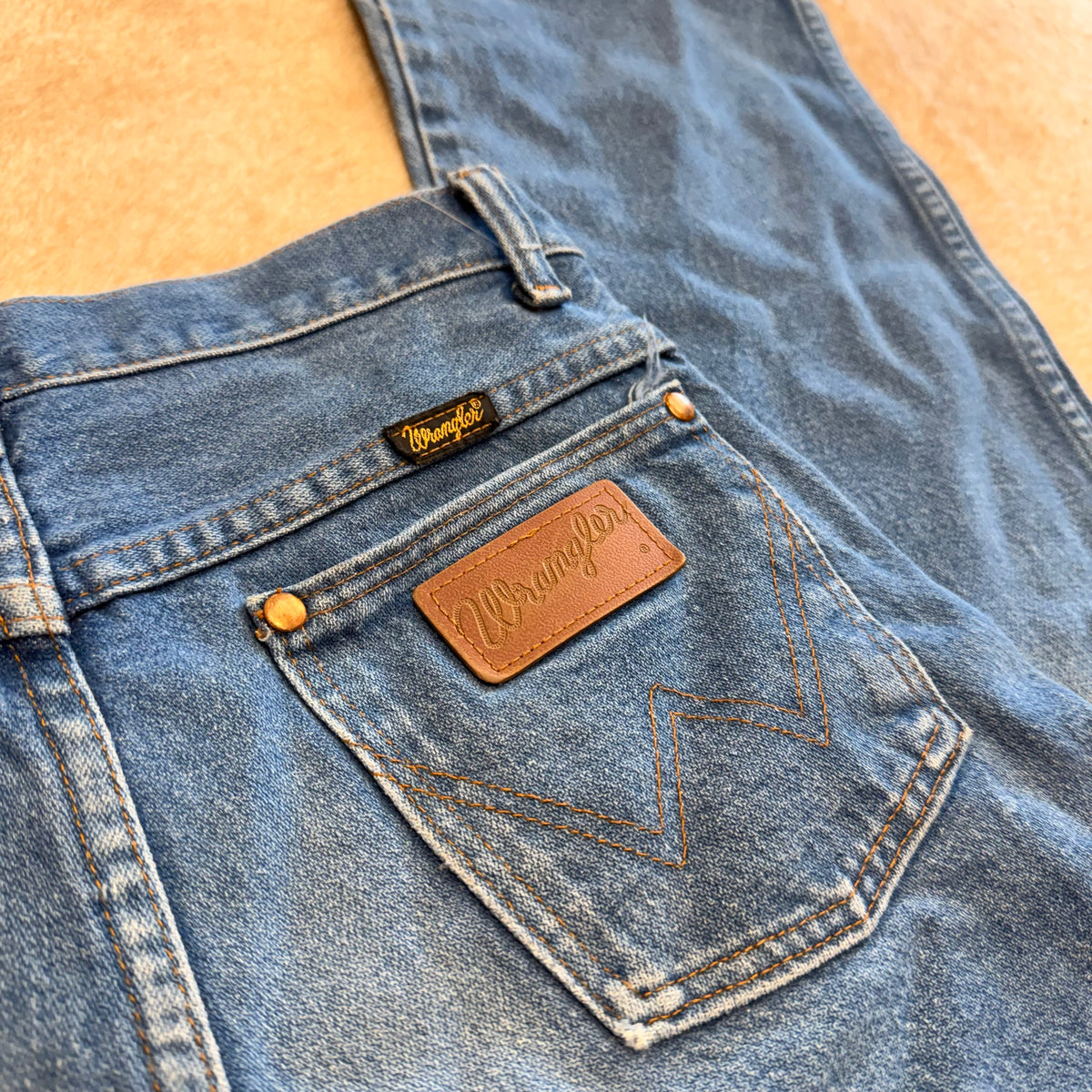 Vintage 1990s High Rise Wrangler Jeans Size 2
