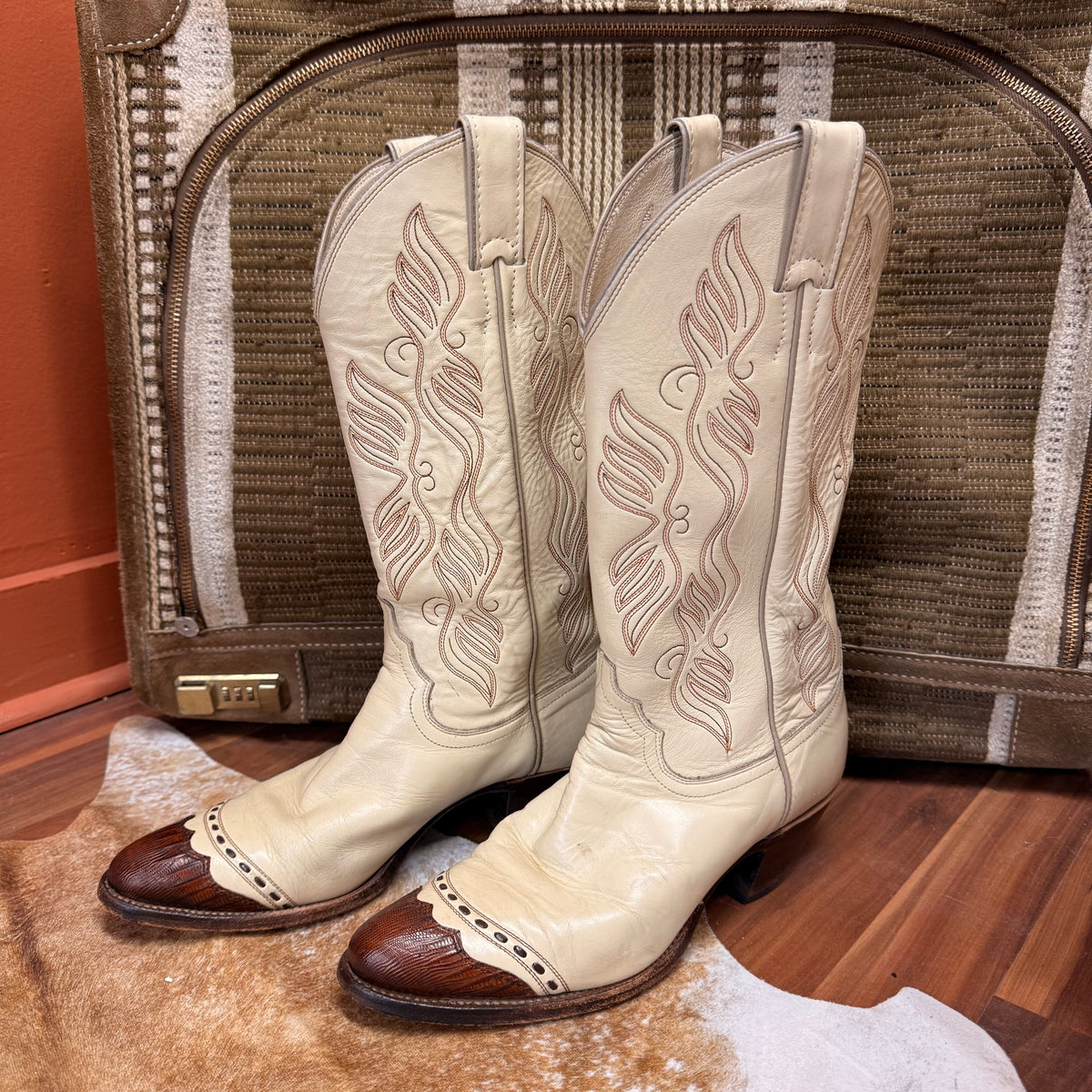 Vintage 1970s Cream And Brown Justin Cowboy Boots Size 8