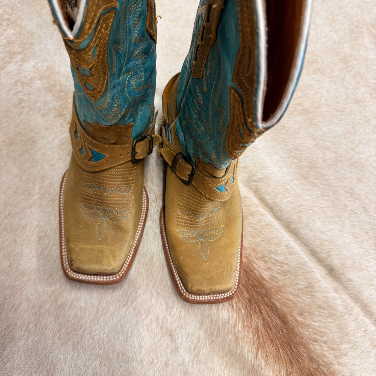 Square Toe Tan And Teal Artillo Cowboy Boots Size 7