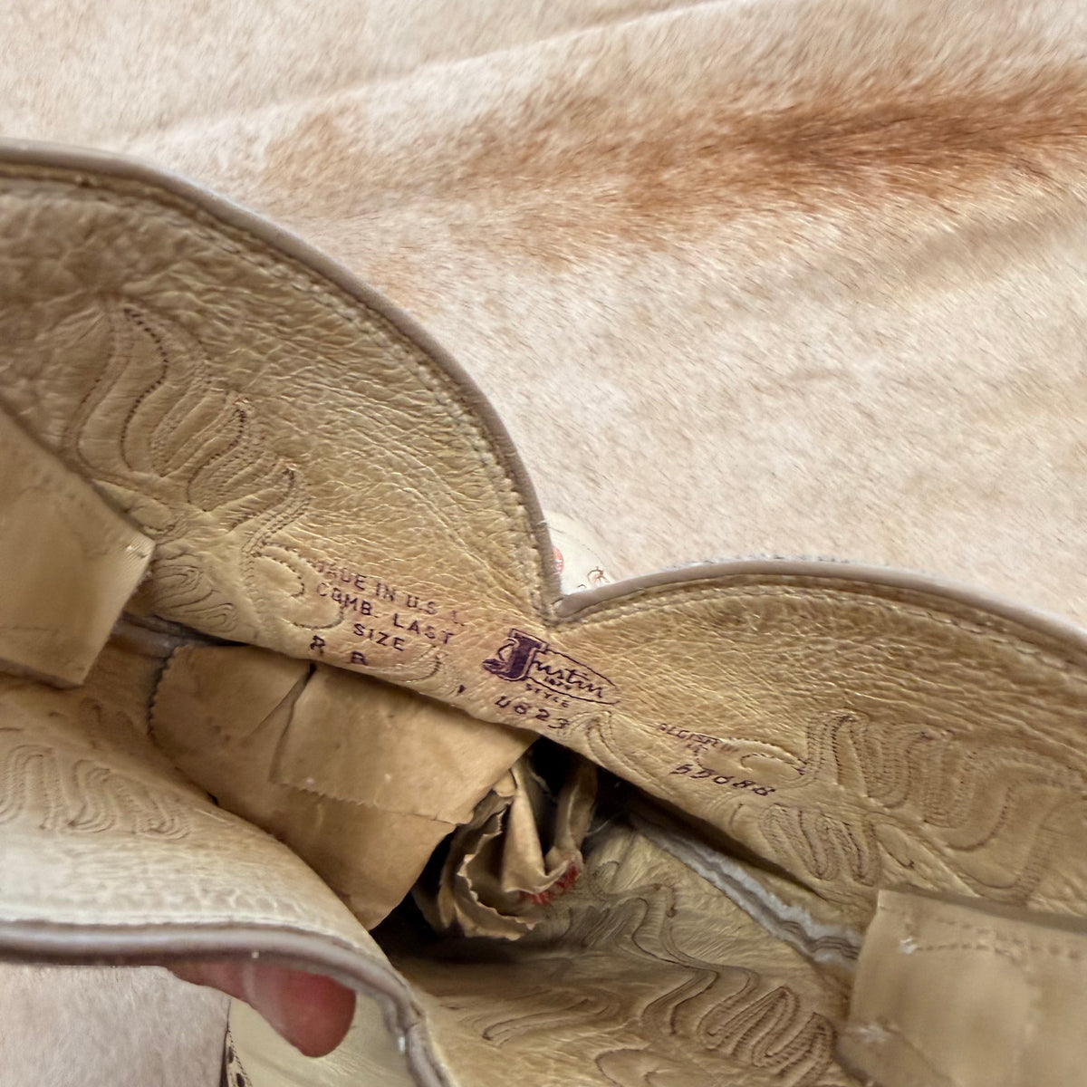 Vintage 1970s Cream And Brown Justin Cowboy Boots Size 8