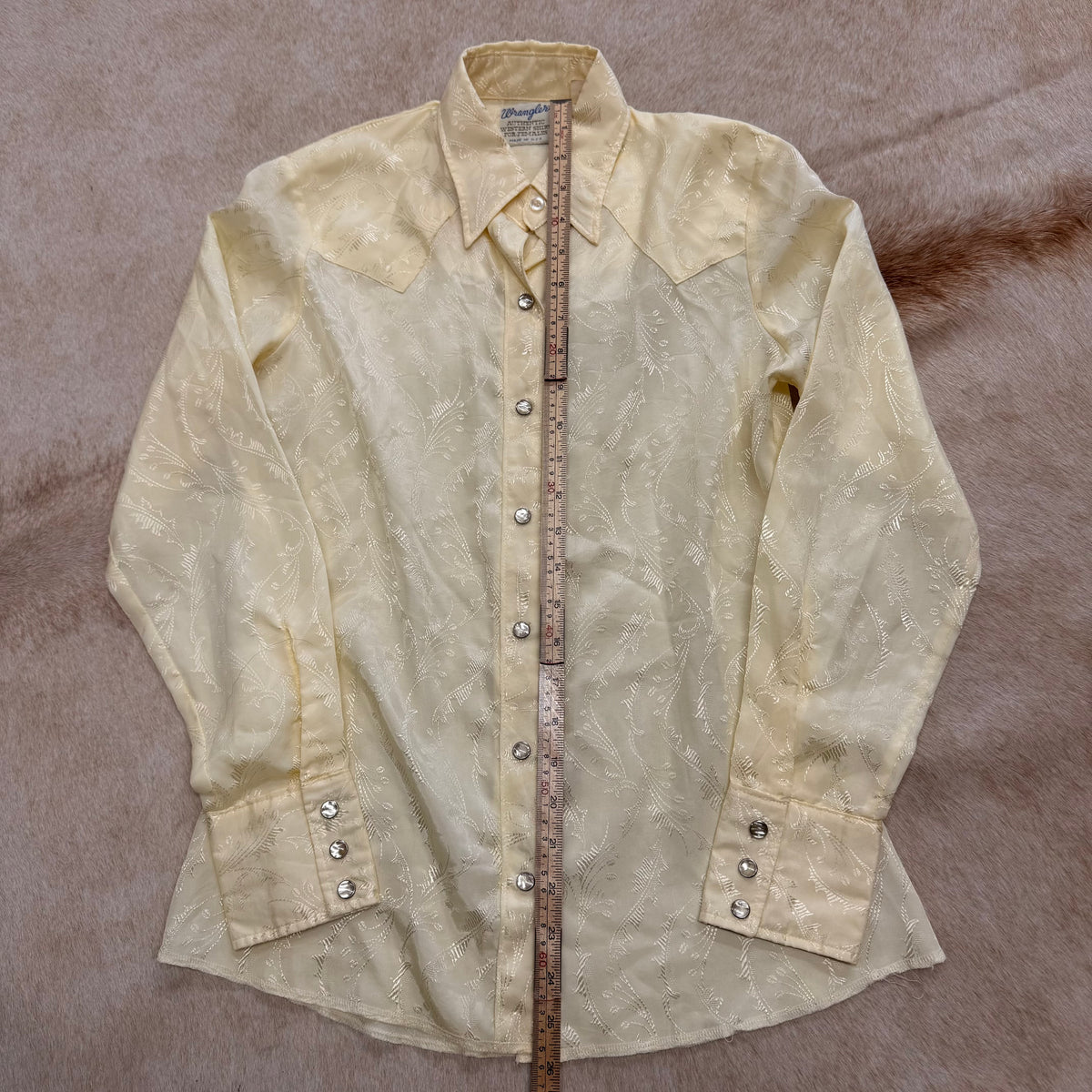 Vintage 1970s Cream Pearl Snap Wrangler Shirt Size XS