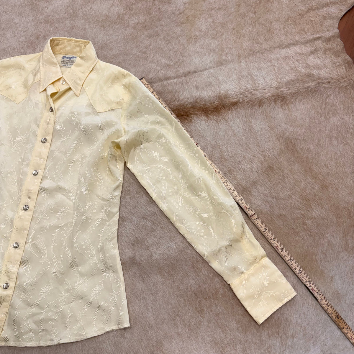 Vintage 1970s Cream Pearl Snap Wrangler Shirt Size XS