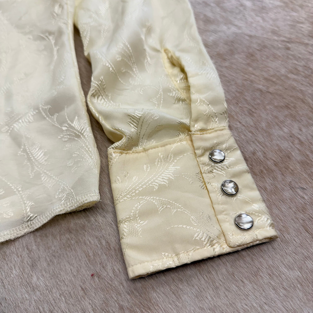 Vintage 1970s Cream Pearl Snap Wrangler Shirt Size XS