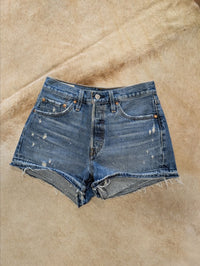 5 Button High Rise Levi Shorts Size 28