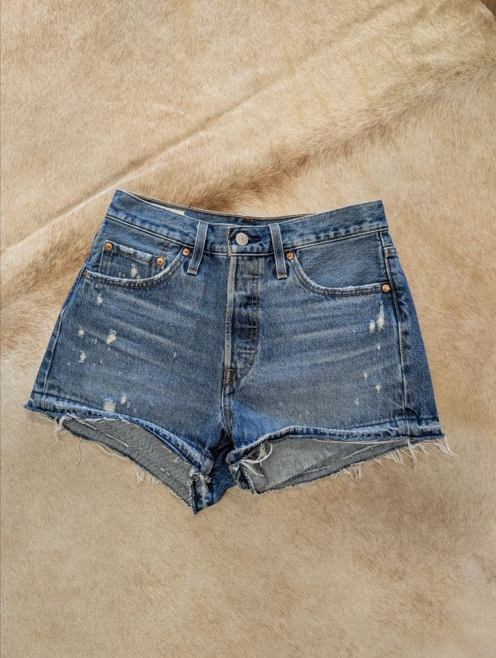 5 Button High Rise Levi Shorts Size 28