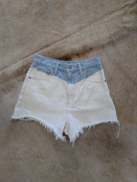 Two Toned High Rise Levi Cutoff Shorts Size 26