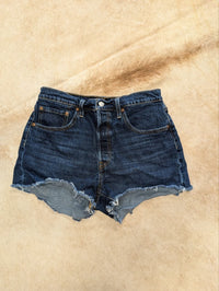 5 Button High Rise Levi Cutoff Shorts Size 30